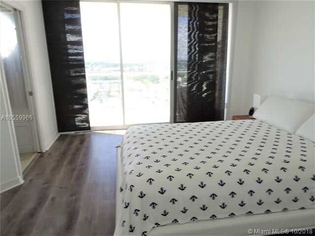 Building Photo - 7330 Ocean Terrace