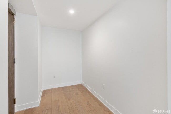 Building Photo - 338 Main St