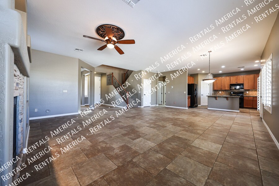 Building Photo - 26462 N 165th Dr