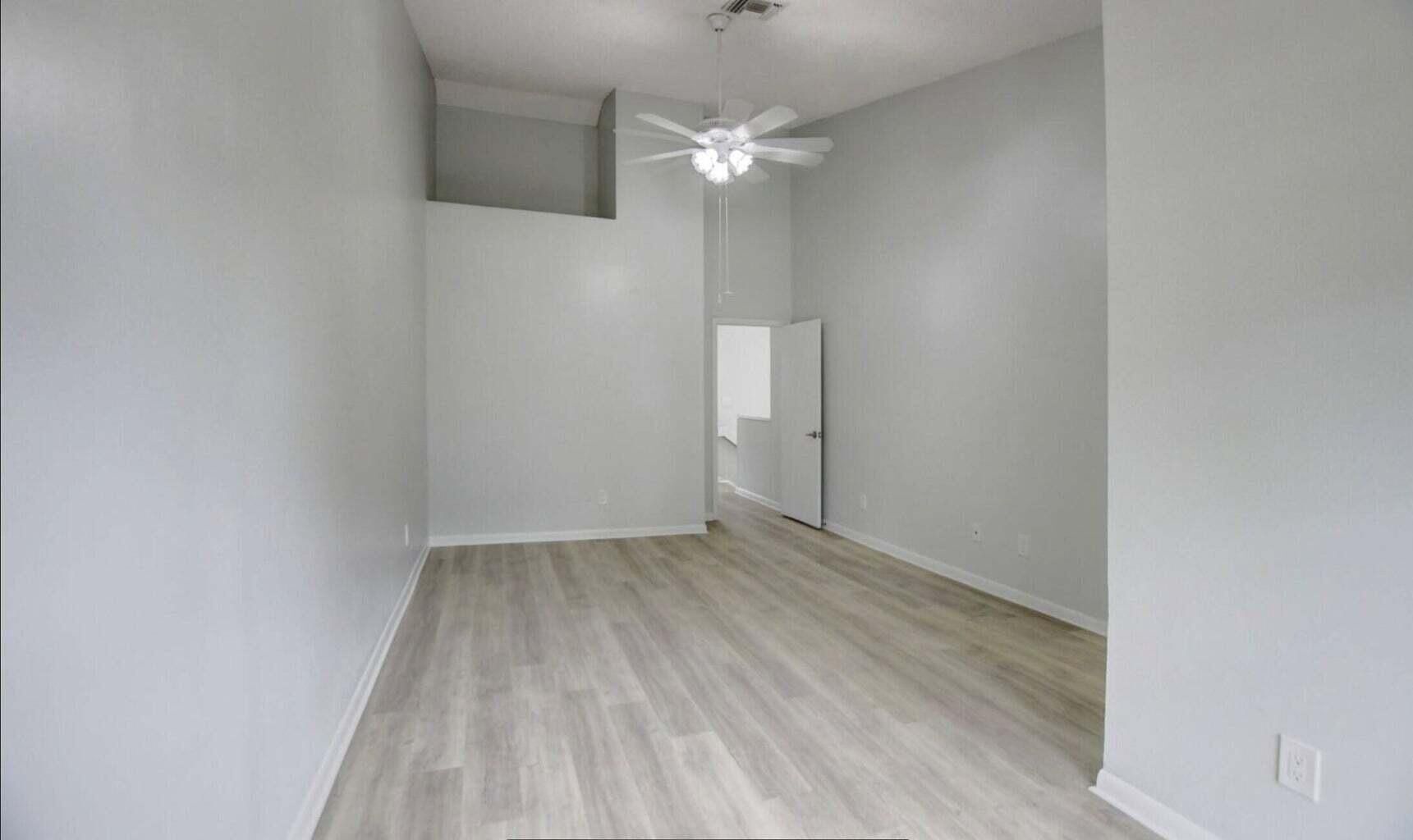 Building Photo - 5286 Sapphire Vly