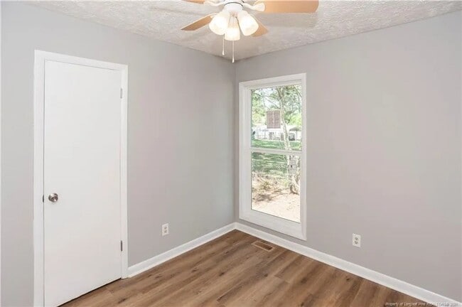 Building Photo - 2012 Lakemeadow Dr