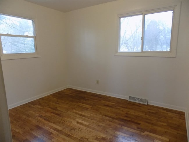 Building Photo - 1005 E North St