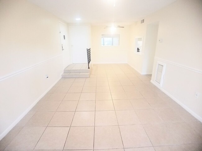 Primary Photo - Cozy 1/1 Condo for rent at Wimbledon Park Close to Downtown Orlando.
