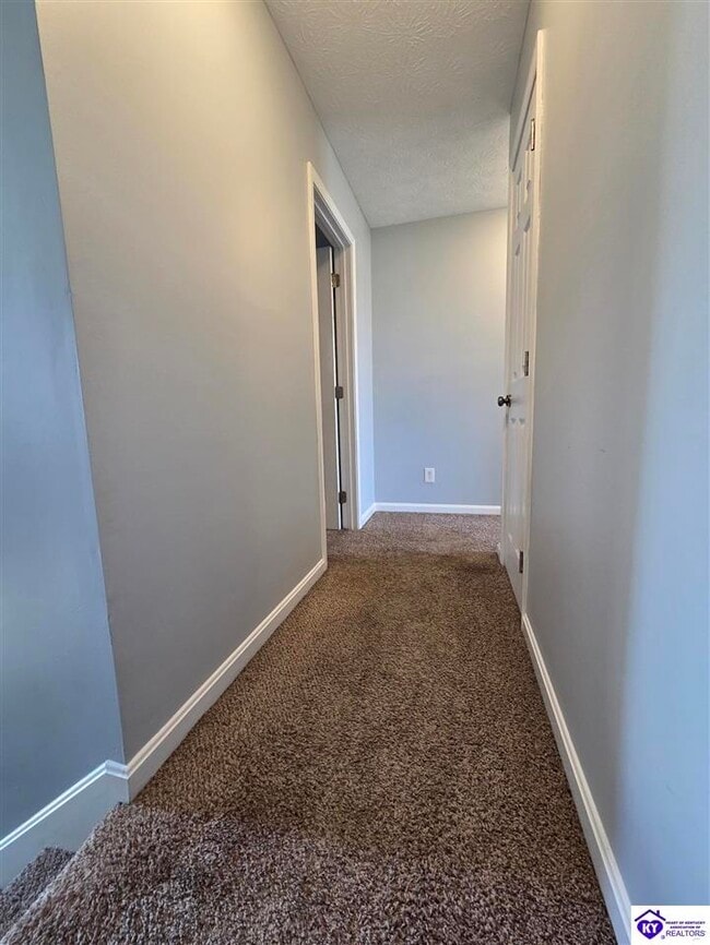 Building Photo - 153 Twin Lakes Dr
