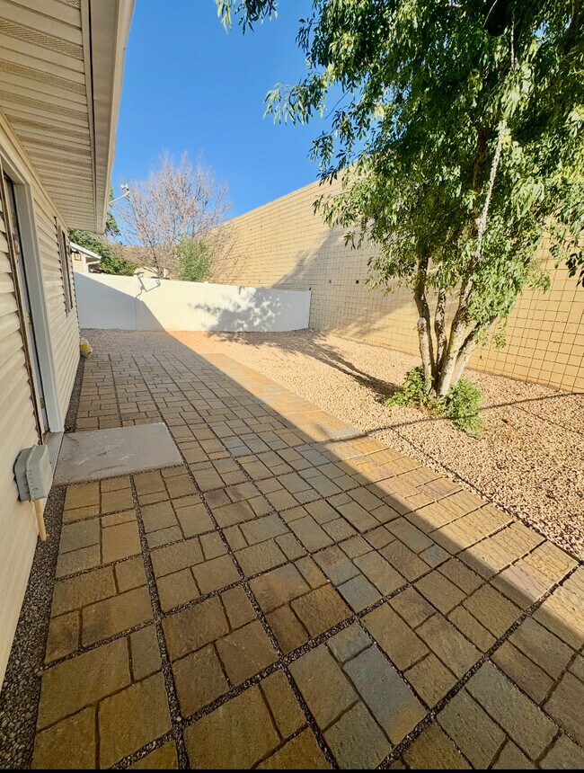 Building Photo - 281 W 100 N