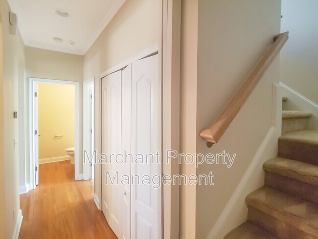Building Photo - 16 Edge Ct