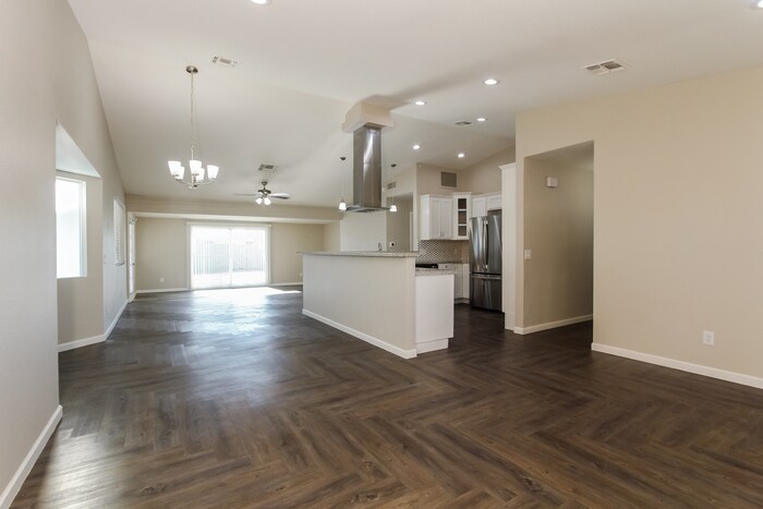 Building Photo - 6080 S Springbrook Dr