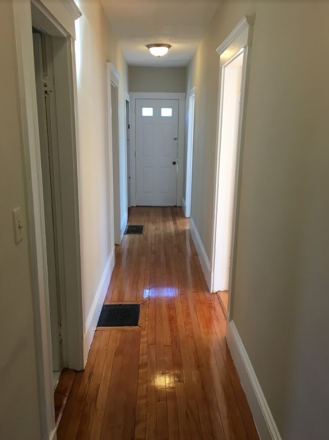 Building Photo - 295-297 Washington St. #297