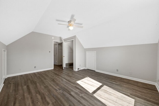 Building Photo - 4 Bedroom Pet Friendly Home For Rent!