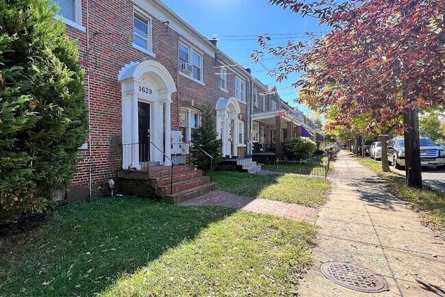 Building Photo - Music