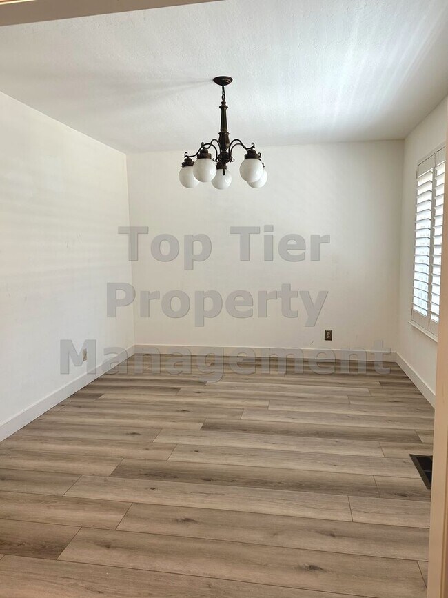 Building Photo - Very nice 3 Bed, 2 Bath, 1,919 Sqft Walnut Creek house available July 24th for lease !