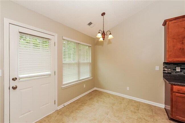 Building Photo - 246 Augusta Woods Dr
