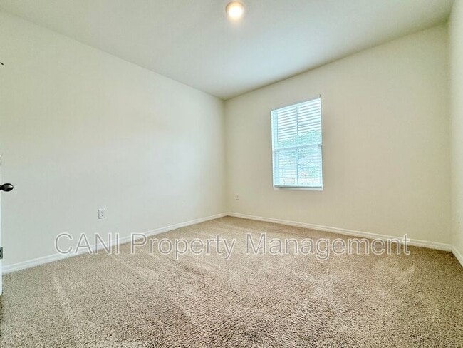 Building Photo - 245 Carabelle Ct