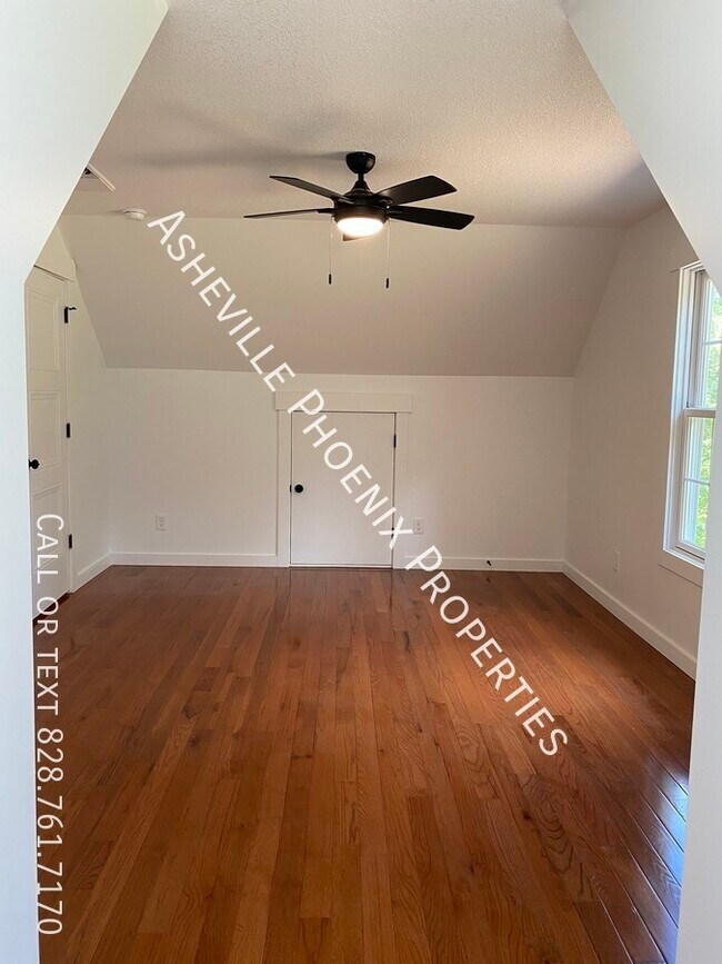 Building Photo - 426 Shadow Wood Dr
