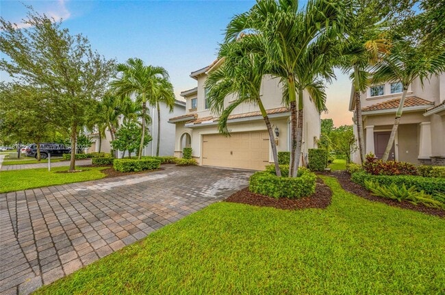 Building Photo - 932 Banyan Dr