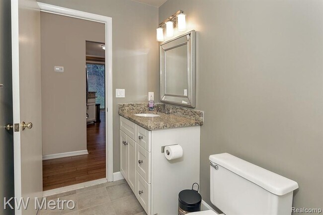 Building Photo - 516 Newburne Pointe