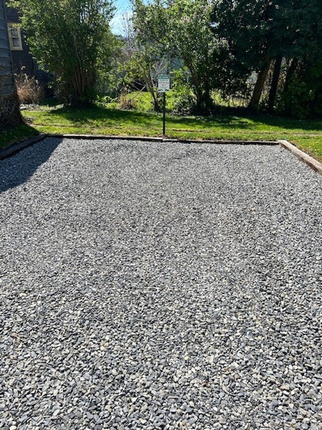 Building Photo - Spacious 2-Bedroom Apartment with Bonus Room – $850/month