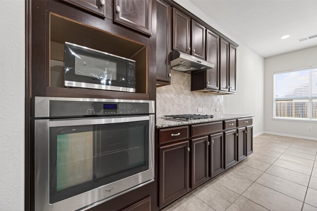 Building Photo - 613 West Fork