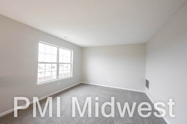 Building Photo - "Charming 4-Bed Family Home with Spacious Layout in Indianapolis!"