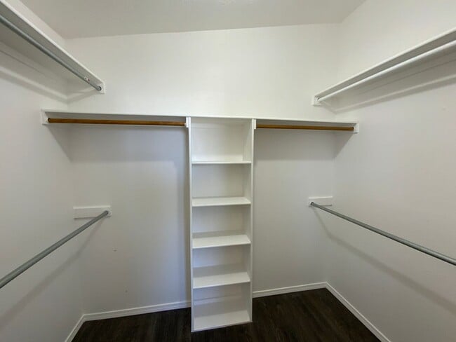 Building Photo - 3 Bedroom Single Story Home Available Near Irving Blvd NW & Eagle Ranch Rd!