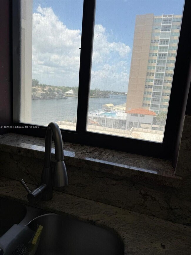 Building Photo - 1500 S Ocean Dr