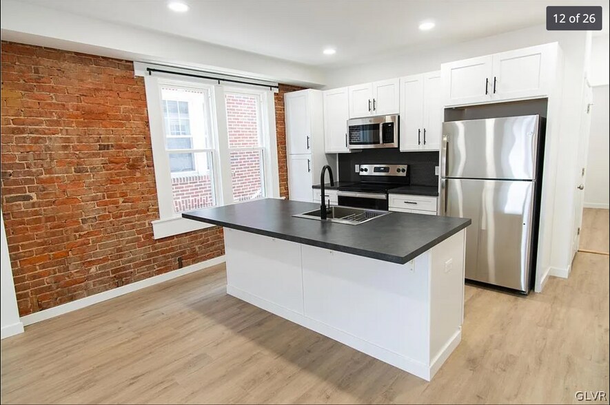 Building Photo - 1915 W Livingston St