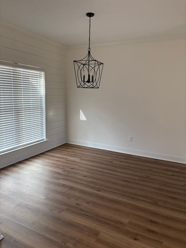 Building Photo - 141 N Buck Run Dr