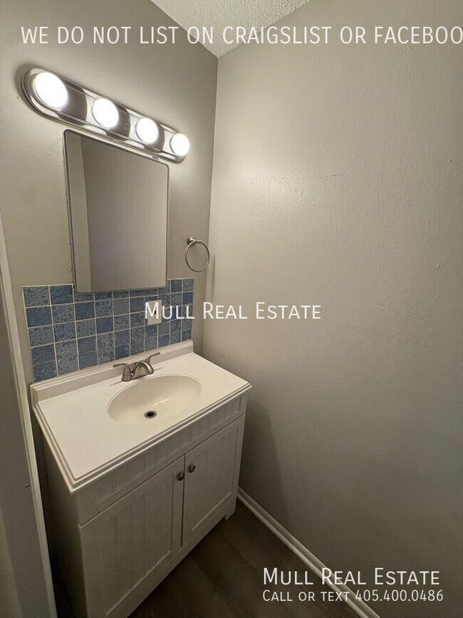 Building Photo - 817 Arnold Ave