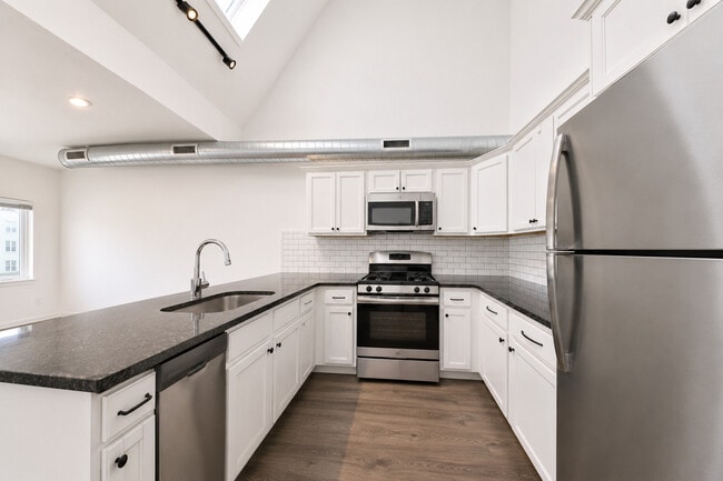 Building Photo - 6615 Ridge Avenue