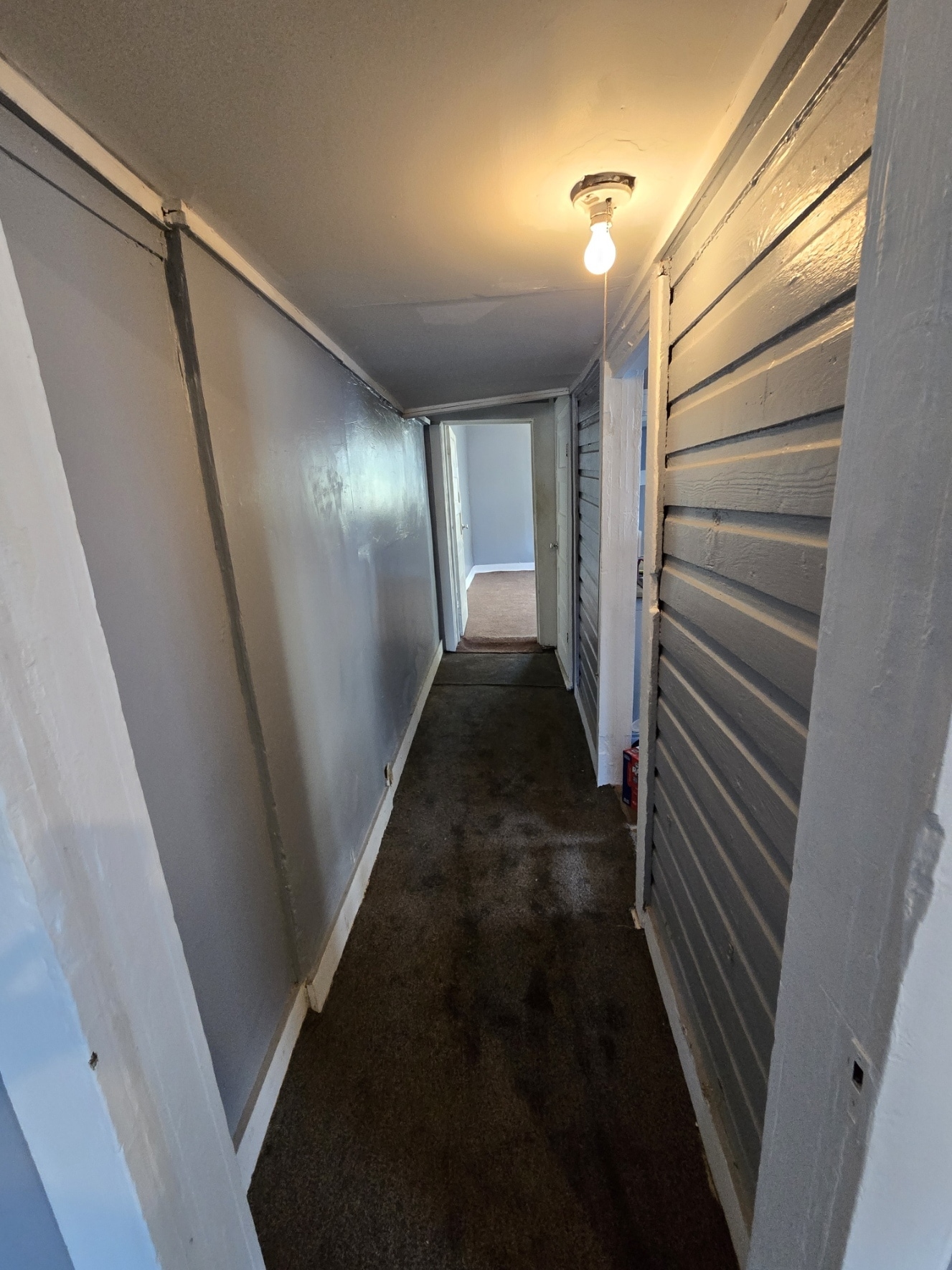 hall - 1022 Eaverson St