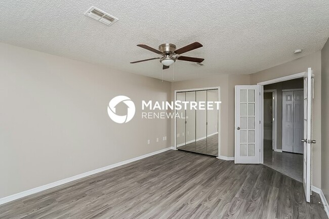 Building Photo - 4 Bedroom Pet-Friendly Home in Land O' Lak...