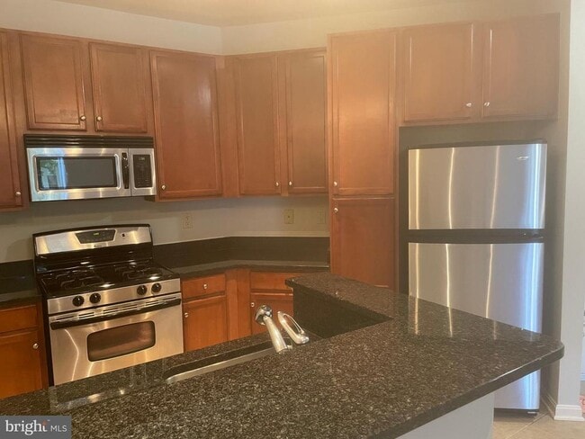 Building Photo - 2665 Prosperity Ave