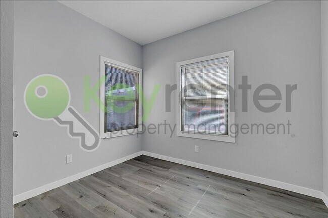 Building Photo - 1517 23rd St