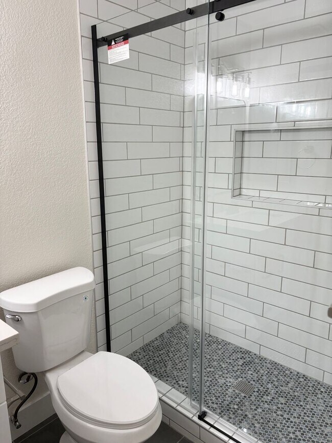 Building Photo - **BRAND NEW!! FULLY RENOVATED CONDO IN CHANDLER (CHANDLER BLVD & COOPER)**