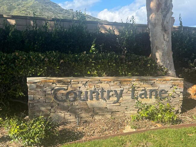 Building Photo - Stunning Sanctuary Awaits