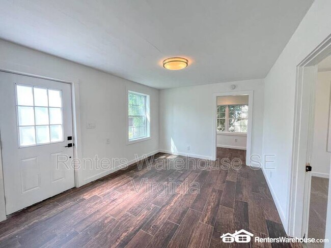 Building Photo - 142 Rogers Ave