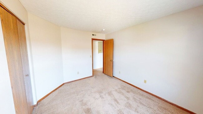 Building Photo - 5498 Cedar Spgs