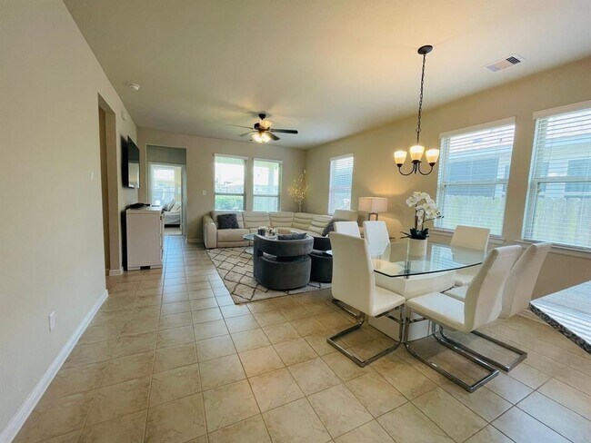 Building Photo - 7927 Tindarey Maple Trace