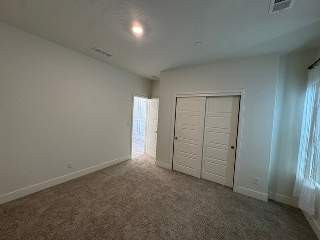 Building Photo - 601 Wishon Ave W