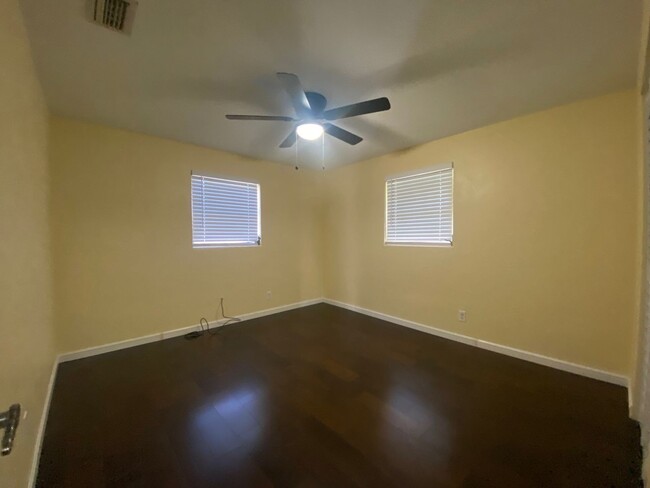 Building Photo - Updated 2 bedroom in South Daytona