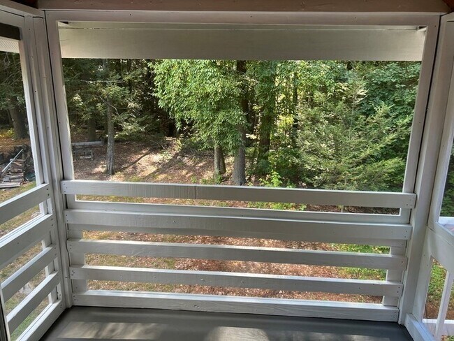 Building Photo - 120 Bond Rd