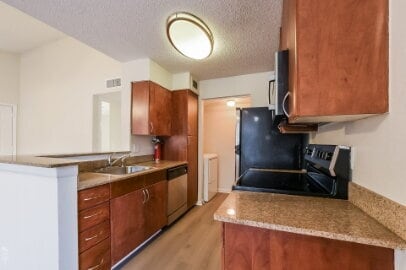 Building Photo - "Spacious 2-Bed condo in Lexington Place, close to shopping and dining"