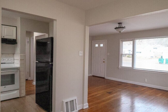 Building Photo - 2 Bed/ 1 Bath Home in Bellefontaine Neighbors