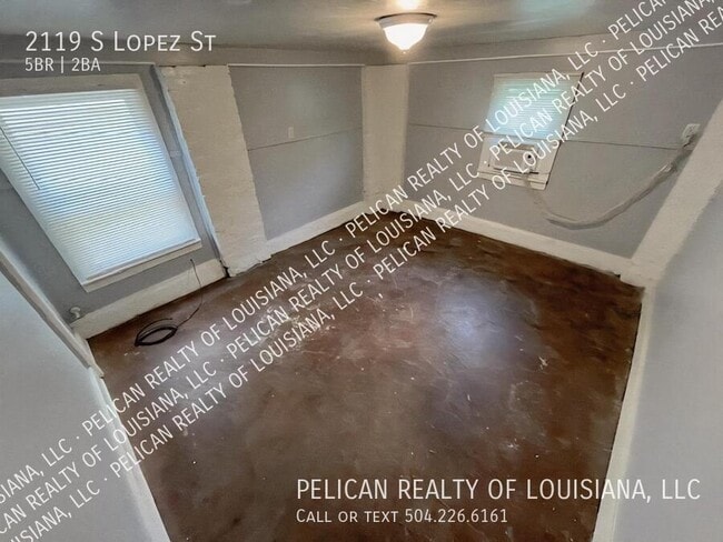 Building Photo - 2119 S Lopez St