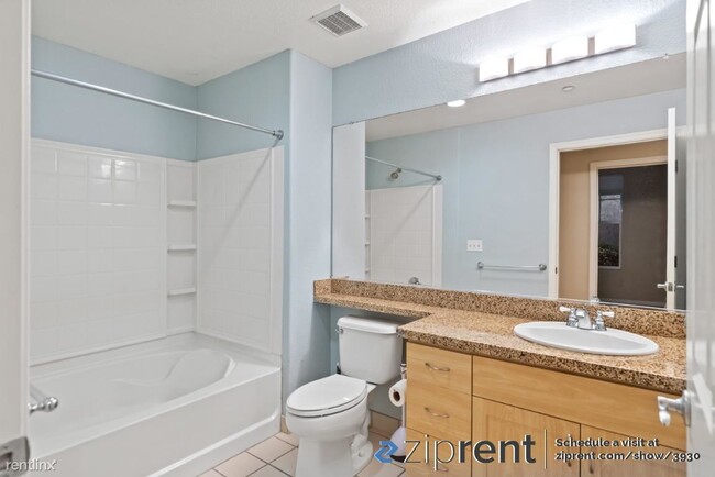 Building Photo - 1 br, 1 bath Condo - 1121 40th Street, Eme...