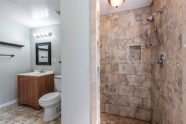 Building Photo - 1816 20th St