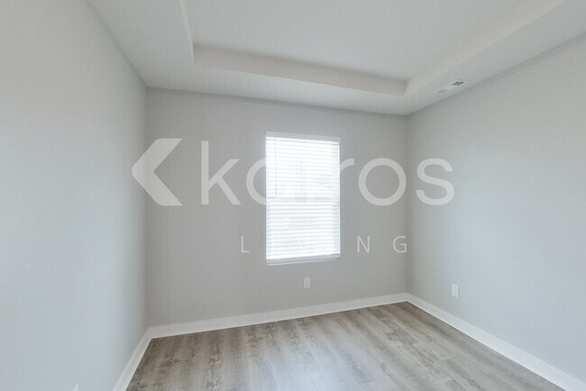 Building Photo - 6405 Upchurch Dr