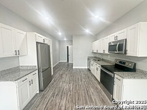 Building Photo - 7550 Oak Chase