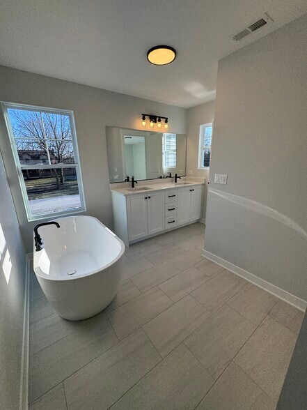 Building Photo - 17881 Argos Ct