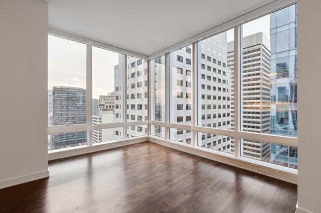 Building Photo - 301 Mission St